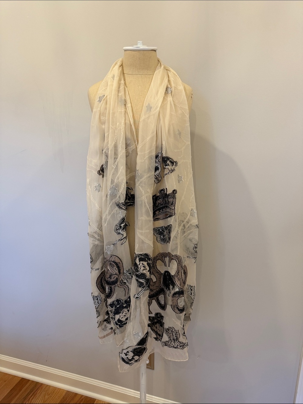 Alexander McQueen Cream and Black Skull Motif Lightweight Scarf 80”